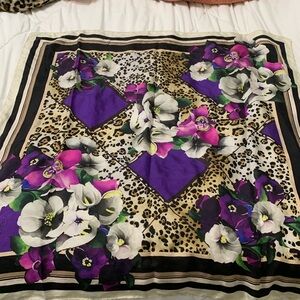 ROBERTO CAVALLi Silk Scarf Purple Floral Leopard Pattern Square Neck Shawl Wrap